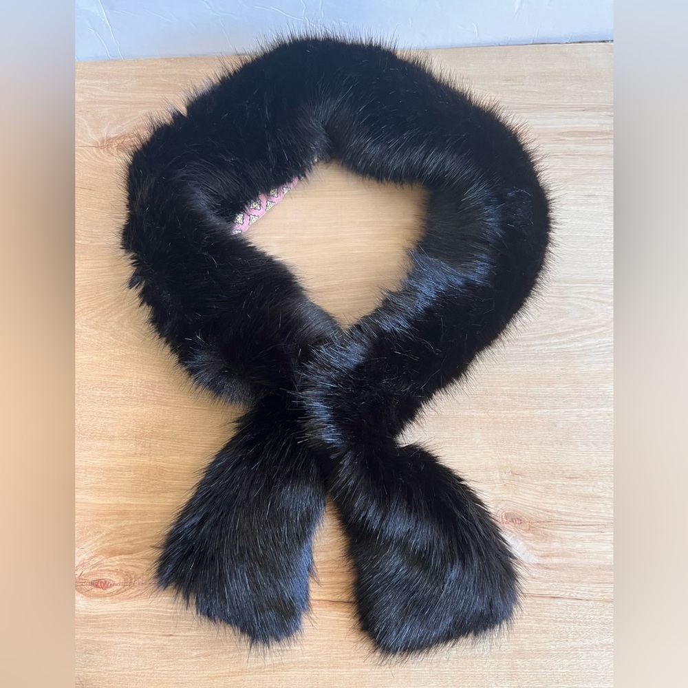 🖤 Cute Faux Fur Tommy Hilfiger Scarf